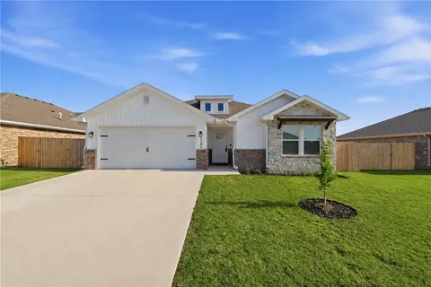 1709 Bugg St, Pea Ridge, AR 72751