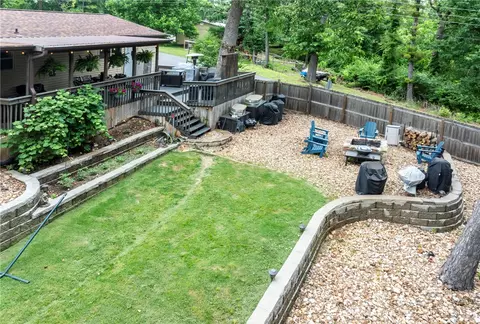 8107 Spruce Dr, Rogers, AR 72756