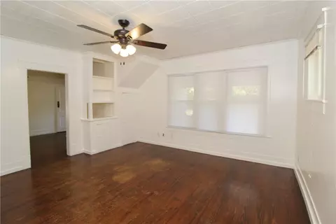 2510 W Wedington Dr, Fayetteville, AR 72701