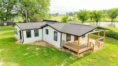 18175 Harmon Rd, Fayetteville, AR 72704