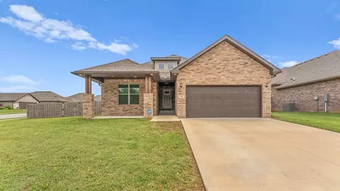 2401 Lock Ln, Pea Ridge, AR 72751