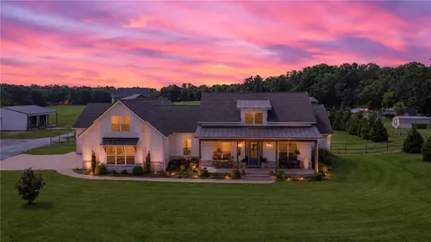 13885 N Mount Olive Rd, Gravette, AR 72736