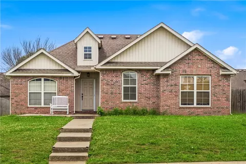 3100 Featherston Rd, Bentonville, AR 72713