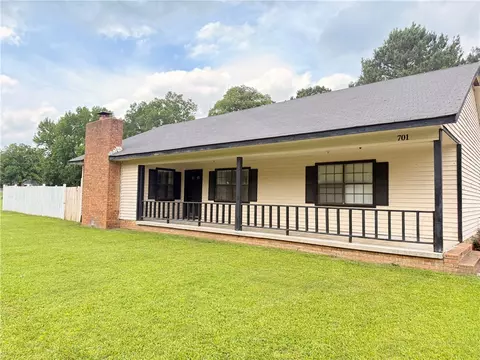 Exterior - 701 E 10th St, Danville, AR 72833 photo 9 of 12