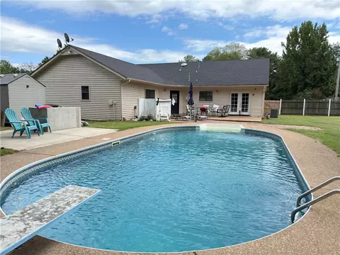 Exterior - 701 E 10th St, Danville, AR 72833 photo 11 of 12