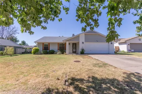 219 Winesap Ln, Bentonville, AR 72712
