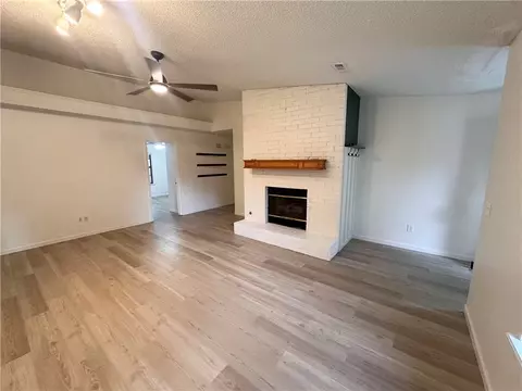 219 Winesap Ln, Bentonville, AR 72712