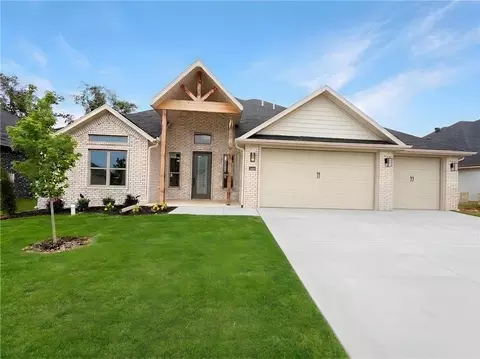 1351 Greyback Ln, Centerton, AR 72719