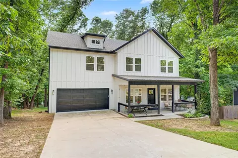 3 Runnymede Cir, Bella Vista, AR 72715