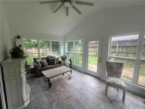 Living - 711 Applegate Ln, Lincoln, AR 72744 photo 5 of 5