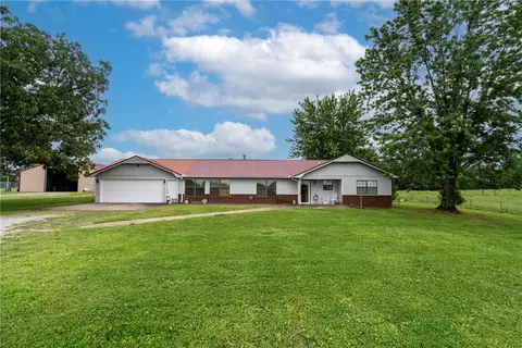 568 S 10 Hwy, Kansas, OK 74347