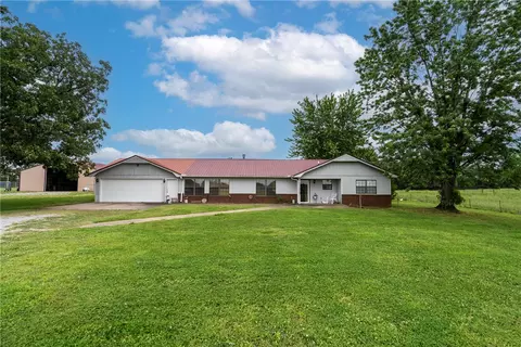 568 S 10 Hwy, Kansas, OK 74347