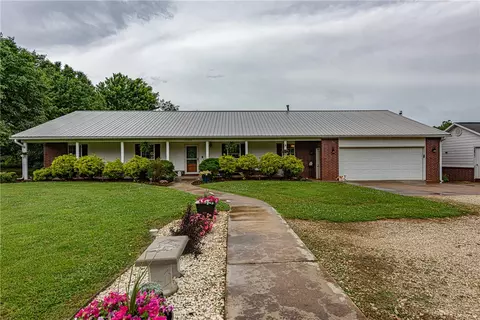 11579 Ranchwood Rd, Prairie Grove, AR 72753