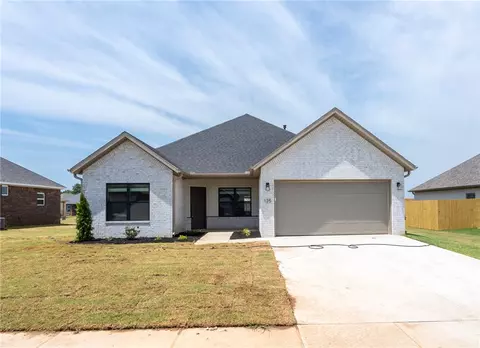 125 N Panther Ave, Farmington, AR 72730