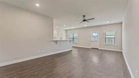Living - 1020 Pebble Pass, Centerton, AR 72719 photo 2 of 5