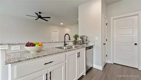 Kitchen - 1020 Pebble Pass, Centerton, AR 72719 photo 1 of 3