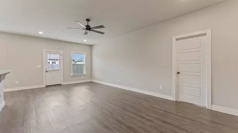Living - 1020 Pebble Pass, Centerton, AR 72719 photo 3 of 5