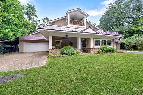 8214 Robin Ln, Rogers, AR 72756