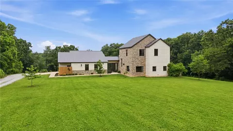 131 Gailey Hollow Rd, Siloam Springs, AR 72761