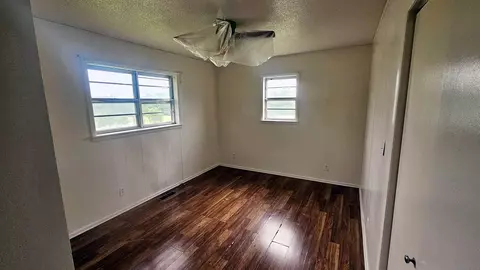 Bedroom - 466 Tennyson Loop, Harrison, AR 72601 photo 1 of 3