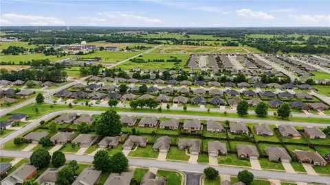 View/Area - 705 Olivia Ln, Centerton, AR 72719 photo 5 of 8
