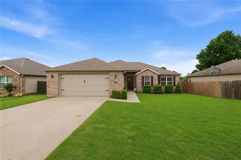 705 Olivia Ln, Centerton, AR 72719