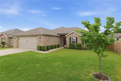 Exterior - 705 Olivia Ln, Centerton, AR 72719 photo 5 of 8