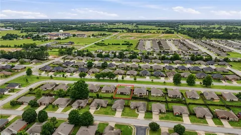 View/Area - 705 Olivia Ln, Centerton, AR 72719 photo 6 of 8