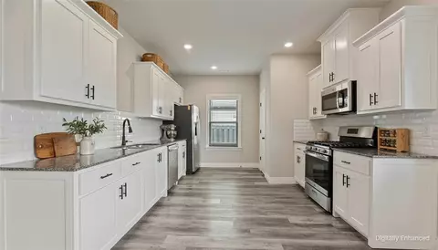 Kitchen - 1031 Pebble Pass, Centerton, AR 72719 photo 1 of 4