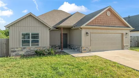 Exterior - 1031 Pebble Pass, Centerton, AR 72719 photo 2 of 4