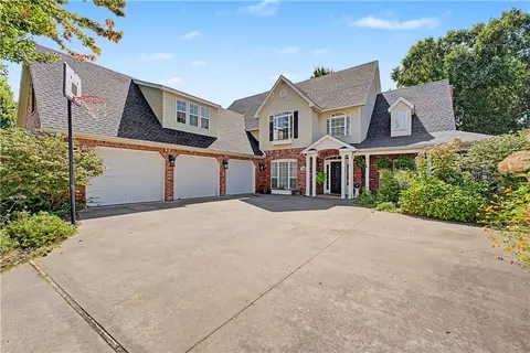 2490 N Middleton Way, Fayetteville, AR 72703