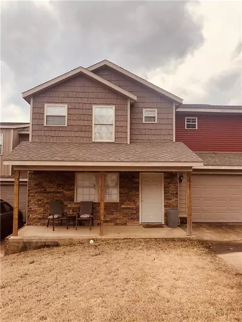 2933 W Scottswood Pl, Fayetteville, AR 72704