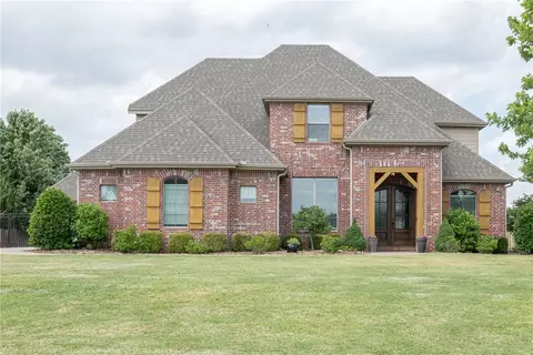 2520 Brookwater Ln, Fayetteville, AR 72703