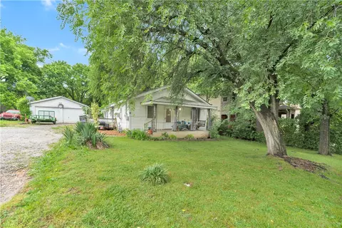 27 Martin Luther King Jr Blvd, Fayetteville, AR 72701