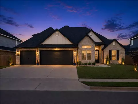 1380 Heart St, Centerton, AR 72719