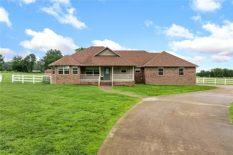 4516 Briarwood Dr, Harrison, AR 72601