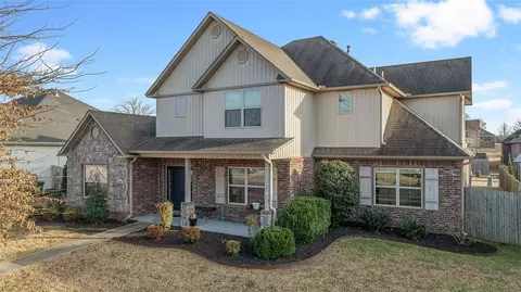 3083 E Royal Dr, Fayetteville, AR 72701