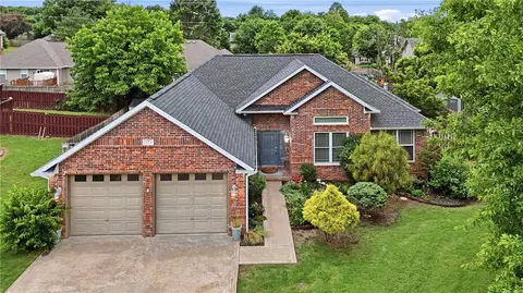 1787 N Colony Way, Fayetteville, AR 72704