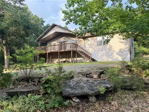 94 Valley Dr, Holiday Island, AR 72631