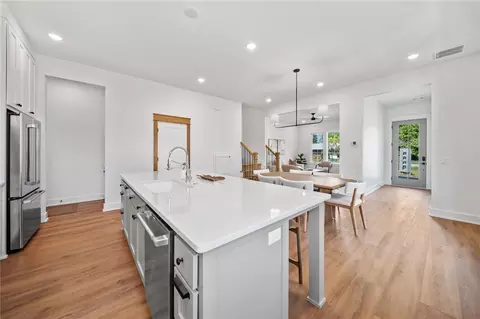 825 NW 14th St, Bentonville, AR 72712
