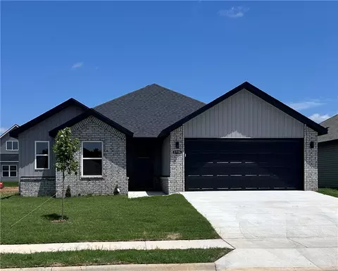 1728 Gerald Shay Rd, Gentry, AR 72734
