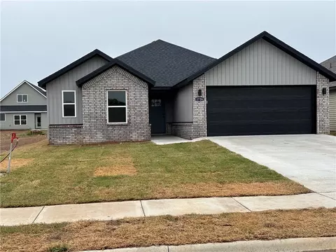 1728 Gerald Shay Rd, Gentry, AR 72734