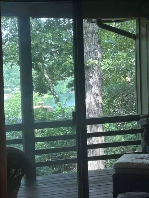 33 Churchill Dr, Bella Vista, AR 72715
