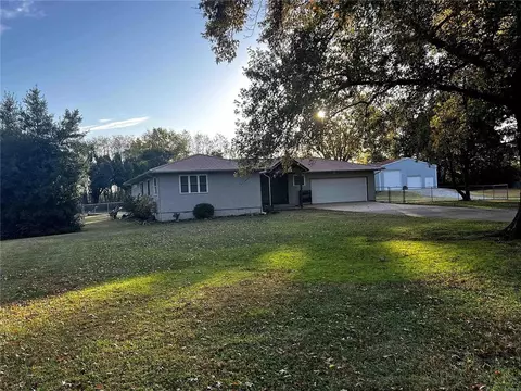 1809 Mayflower Rd, Bentonville, AR 72713