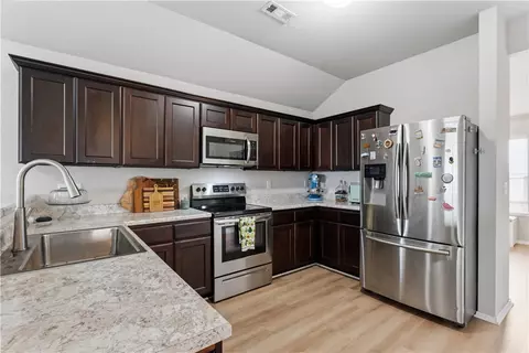 Kitchen - 4423 Cornwall St, Springdale, AR 72762 photo 2 of 2