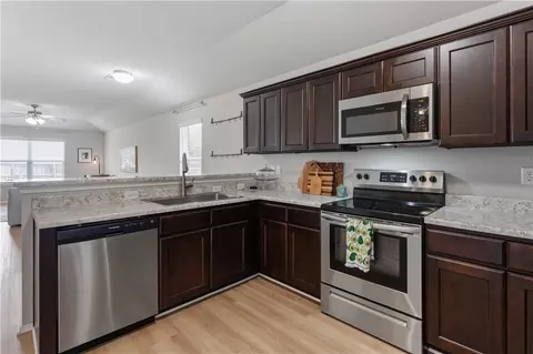 Kitchen - 4423 Cornwall St, Springdale, AR 72762 photo 1 of 2
