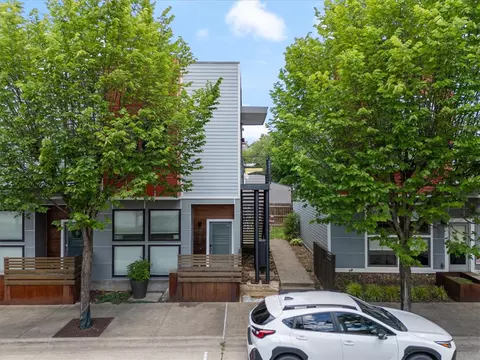 360 W 5th St #2, Fayetteville, AR 72701