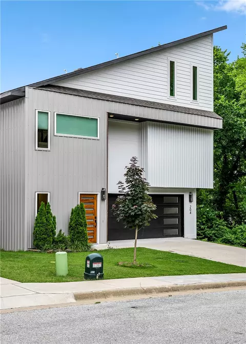 204 S Forest Canyon Ave, Fayetteville, AR 72701