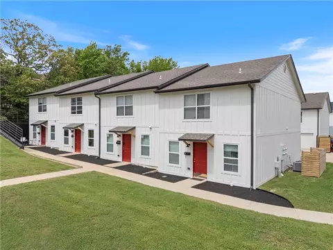 950-956 Eagle 825-831 Oakland St, Fayetteville, AR 72701