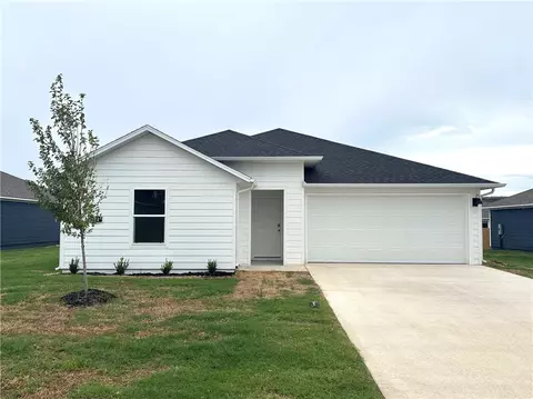 581 Riggs St, Prairie Grove, AR 72753